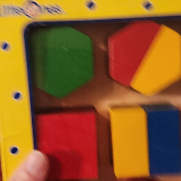 kids LITTLE ONES WOODEN PUZZLE BOARD GEOMETRIC SHAPES NEW - Picture 3 of 6